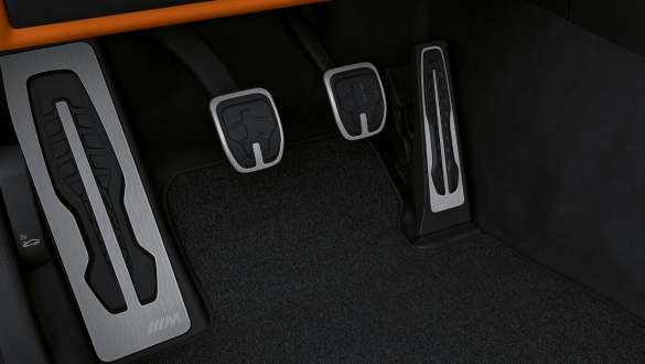Sistema de frenos M integrado BMW M3 Sedán G80 2020 BMW M3 Sedán G80 2020 Sistema de frenos M integrado Pedales Puesto de conducción