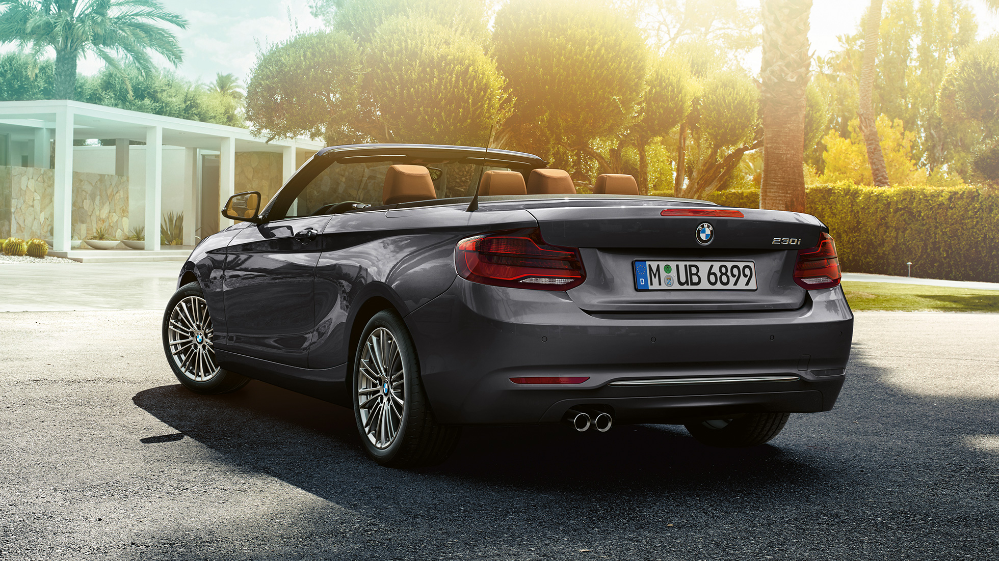 BMW Serie 2 Convertible, toma trasera de tres cuartos BMW Serie 2 Convertible, toma trasera de tres cuartos
