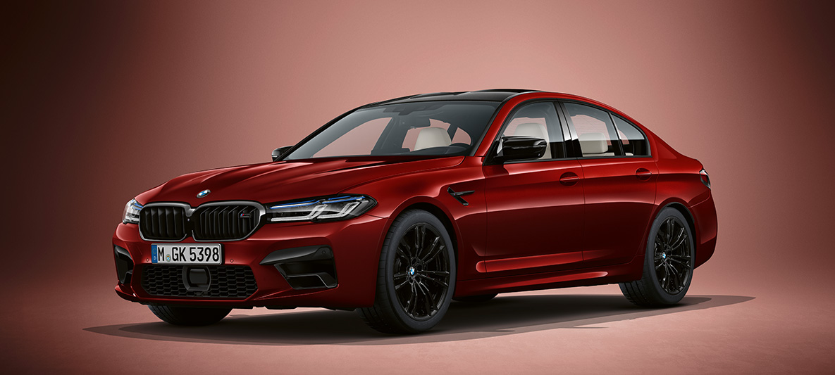 BMW Individual BMW M5 F90 2020 Aventurinrot metalizado BMW Individual BMW M5 F90 LCI Renovación 2020 Aventurinrot metalizado, vista de tres cuartos del frontal