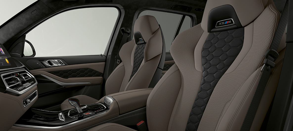 Asientos M Sport multifuncion BMW X5 M F95 Asientos M Sport multifuncion con logo "X5 M" BMW X5 M F95 2020 SUV interior