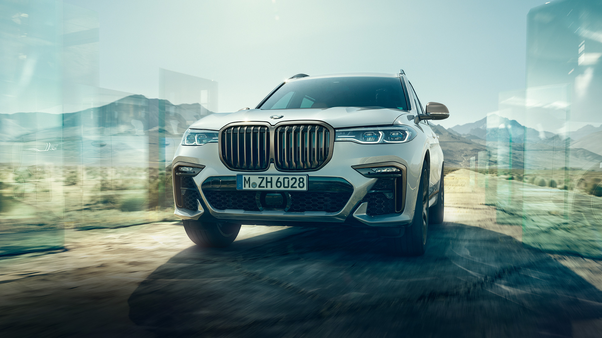 BMW X7 M50d, front view BMW X7 M50d in Mineral White, front view, G07, 2019